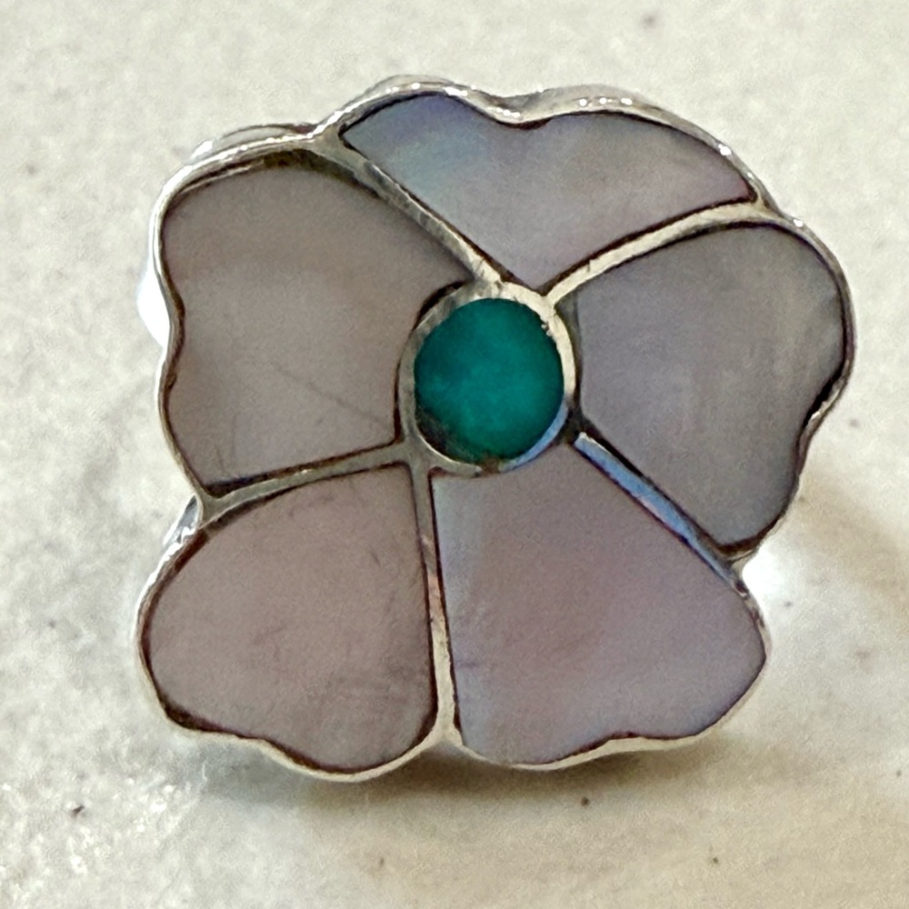 Floral Silver Ring! - Picture 3 of 6